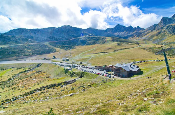 Ordino-Arcalis, località sciistica di Andorra in primavera — Foto Stock