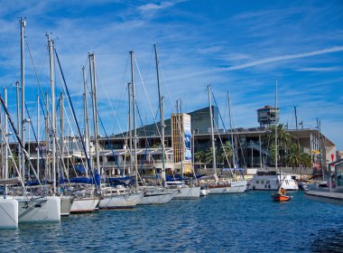 Baecelona bağlantı noktası Harbor yelkenli tekneler