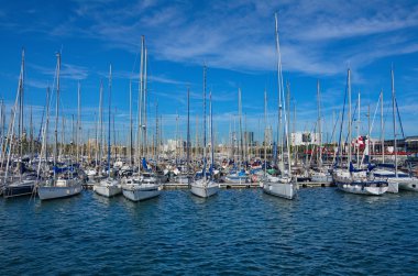 Baecelona bağlantı noktası Harbor yelkenli tekneler