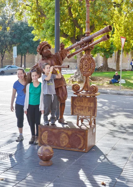 Live statue in La Rambla, Barcelona, Spain — Stock Photo, Image