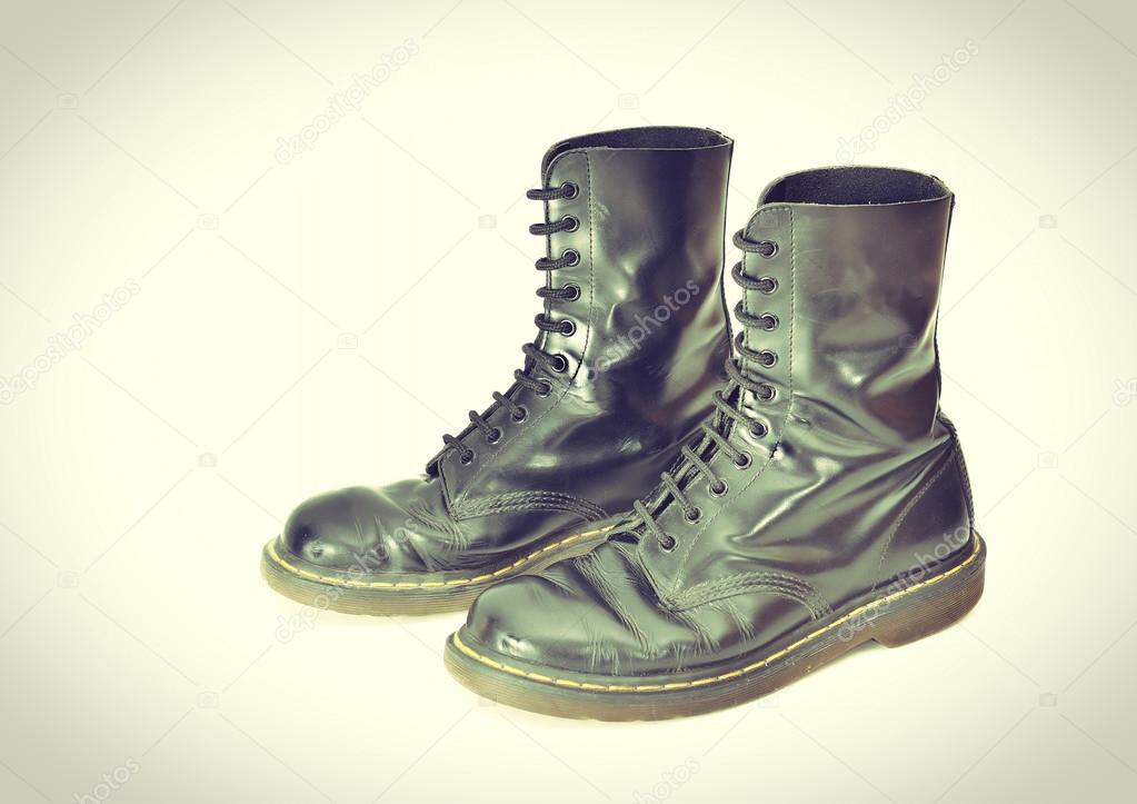 Pair of classic black lace-up boots - vintage processes
