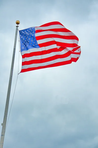 Ons vlag in de Liberty Park 9-11 memorial - vintage — Stockfoto