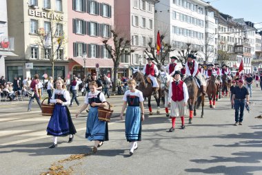 Zürih bahar tatil geçit töreni