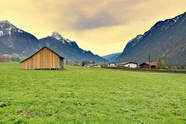 Cabin in the Austrian countryside — Stock Photo, Image