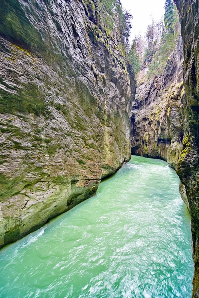 Ravinen Aare - Aareschlucht vid floden Aare — Stockfoto
