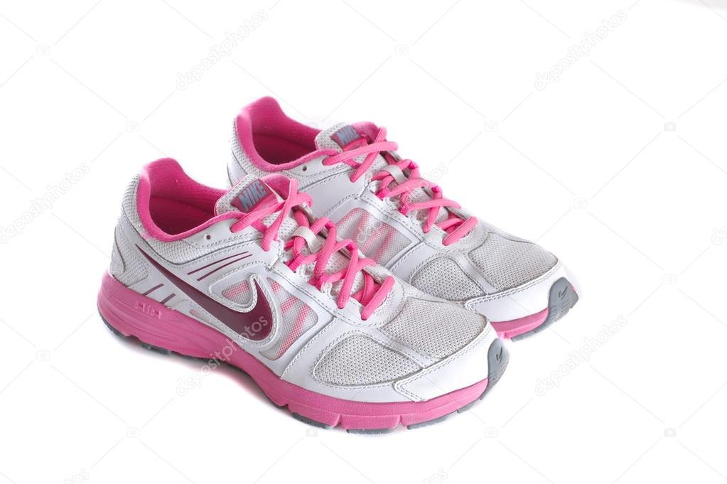 nike pink sport shoes