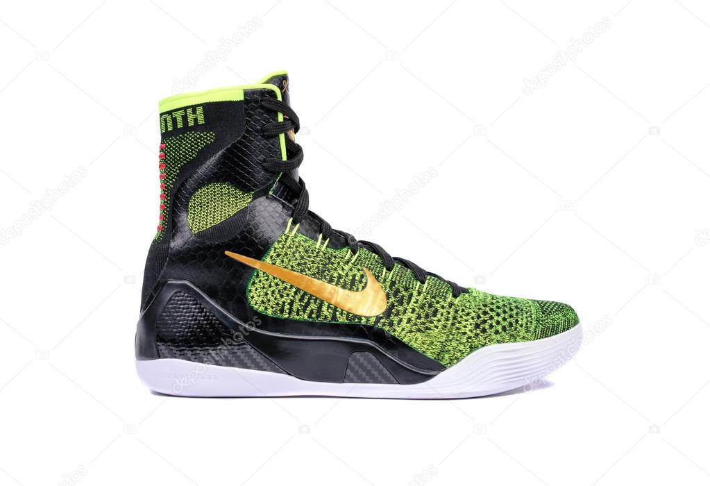 kobe high top basketball shoes