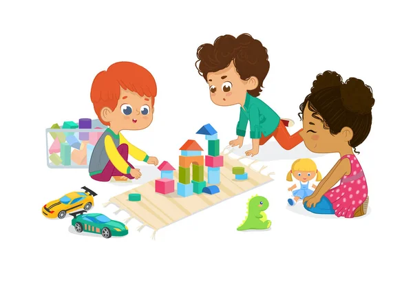 Les enfants s'assoient en cercle et jouent avec des jouets dans la classe maternelle, jouent avec des blocs de jouets en bois, des voitures, des poupées et rient. Apprendre par le concept de divertissement. Illustration vectorielle pour flyer — Image vectorielle