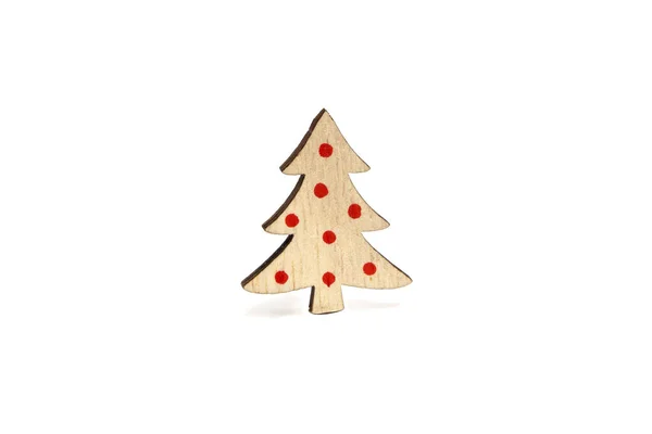 白い隔離された背景に 天然素材 木材で作られたクリスマスツリーの装飾 クローズアップ 選択フォーカス コピースペース Soft Shadow — ストック写真