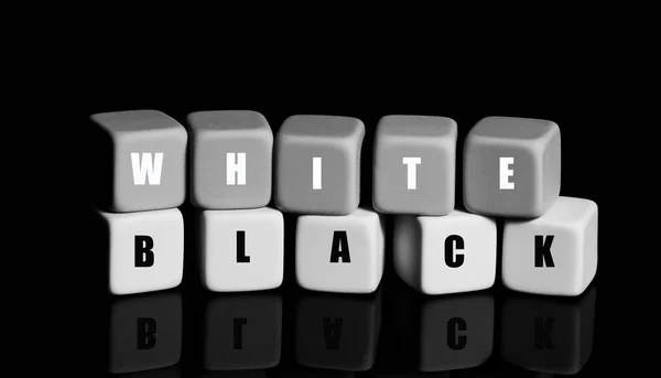 Ισότητα Των Φυλών Λέξη Άσπρο Και Μαύρο Στους Κύβους Γράμματα — Φωτογραφία Αρχείου