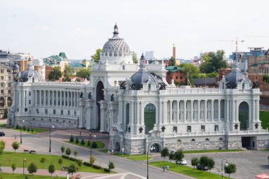 KAZAN, TATARSTAN, RUSSIA-EPTEMBER 10, 2018: Çiftçiler Sarayı, Çevre ve Tarım Bakanlığı, Saray Meydanı, yan görüş