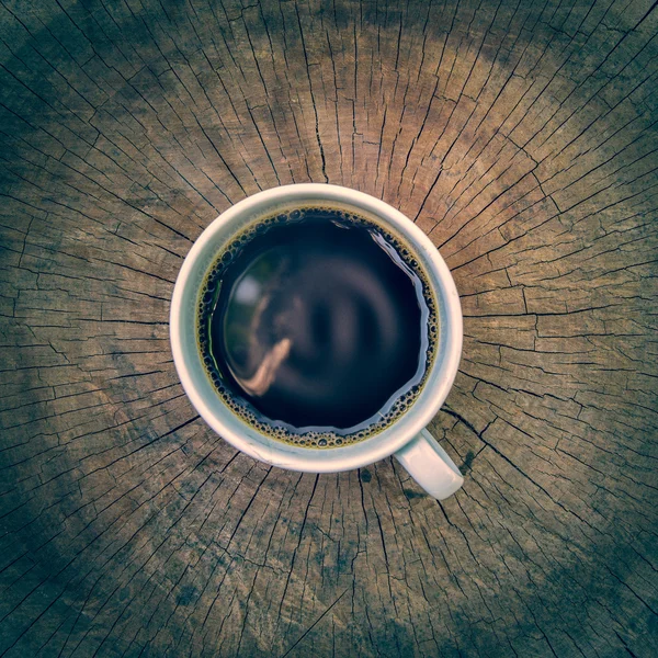 Kopje Koffie Oude Houten Tafelstronken Gebarsten Bovenaanzicht — Stockfoto