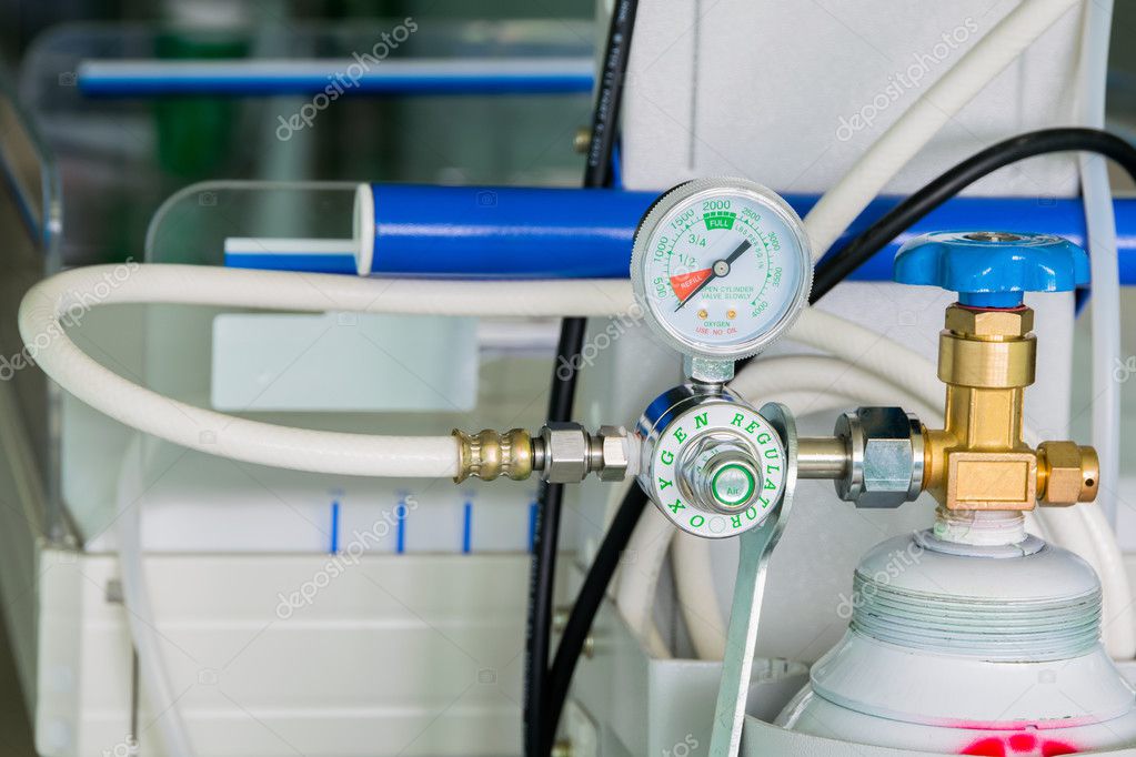 Close Oxygen Regulator Gauges Tank Stock Photo by ©jes2uphoto 111019630