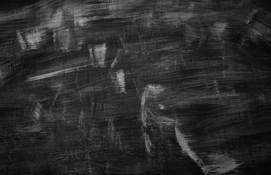 Tebeşir izlerini ile boş boş siyah yazı tahtası