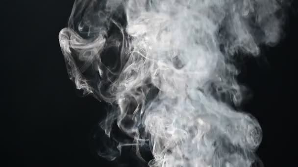Biały dym na czarnym tle dla projektu nakładki — Wideo stockowe