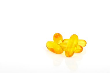 Evening primrose yağı veya balık yağı kapsülleri