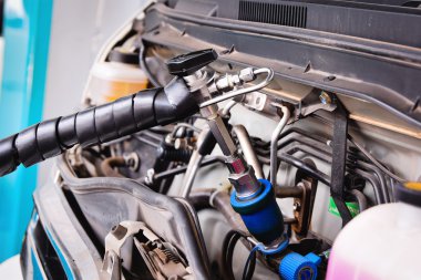 İstasyonda doğal gaz araç (Ngv) kadar yakıt