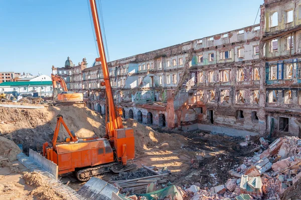 Rekonstruktion Und Restaurierung Des Alten Gebäudes Die Wände Sind Mit — Stockfoto