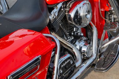 Kazan, Rusya-26 Eylül 2020: Bir motosiklet buluşması sırasında otoparkta duran Harley Davidson motosikletinin bagajını ve motorunu kapatın