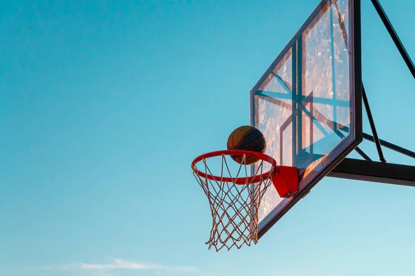 Basketball Basket Ball Blue Sky Background Transparent Plastic Basketball Shield — Stock Photo, Image