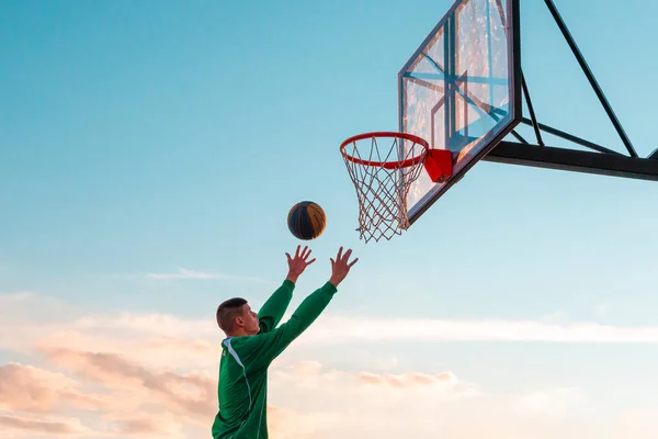 Young Basketball Player Throws Ball Basketball Basket Blue Sky Transparent — Stock Photo, Image