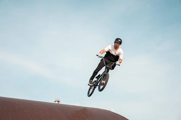 Kazan Rusia Septiembre 2020 Joven Ciclista Una Bicicleta Bmx Hace —  Fotos de Stock