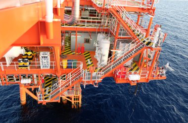 Körfez veya deniz petrol ve doğal gaz platformu,