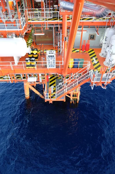 Körfez veya deniz petrol ve doğal gaz platformu,