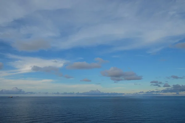 deniz gökyüzü ve clound