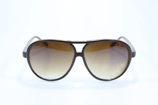 güneş gözlüğü izole edilmiş beyaz arkaplan