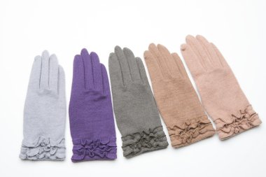 Yün örme eldiven beyaz arka plan üzerinde