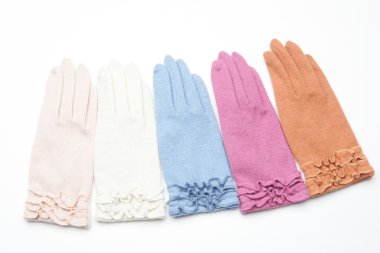 Yün örme eldiven beyaz arka plan üzerinde