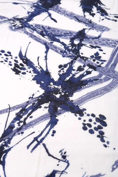 Çin tarzı desen kumaş eşarplar yaptı