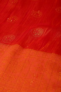 Çin tarzı desen kumaş eşarplar yaptı