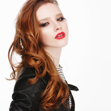 rock tarzı parlak makyaj ile kız