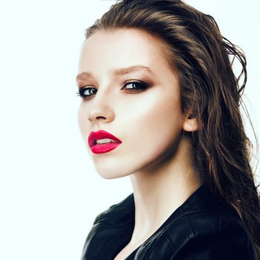 rock tarzı parlak makyajlı kız