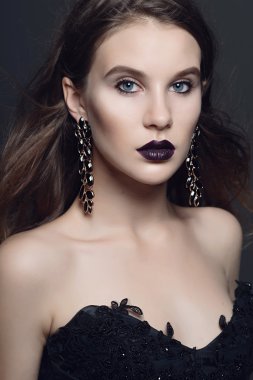 Gotik stili ile kız makyaj