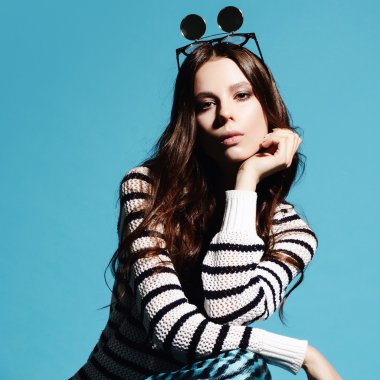 güzel esmer kadının yüzü