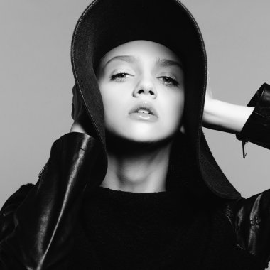 şapkalı güzel genç kız