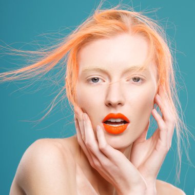 güzel redhaired kadın