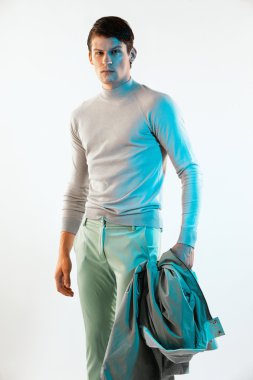 yakışıklı erkek modeli