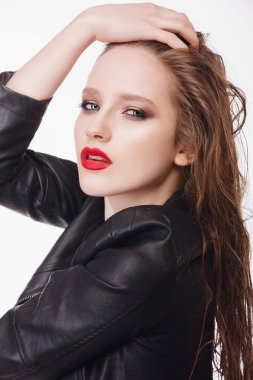 rock tarzı parlak makyajlı kız