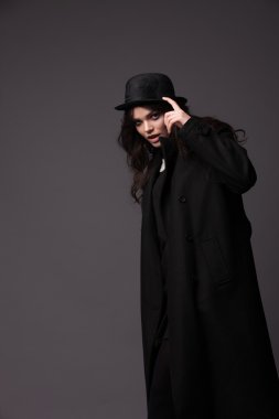 güzel esmer kadının yüzü