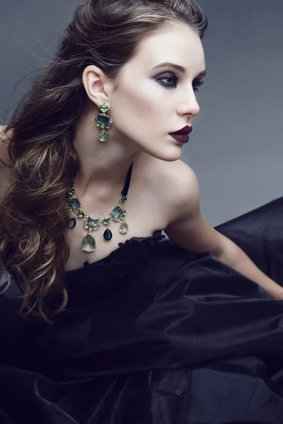 Meisje met gotische stijl make-up — Stockfoto