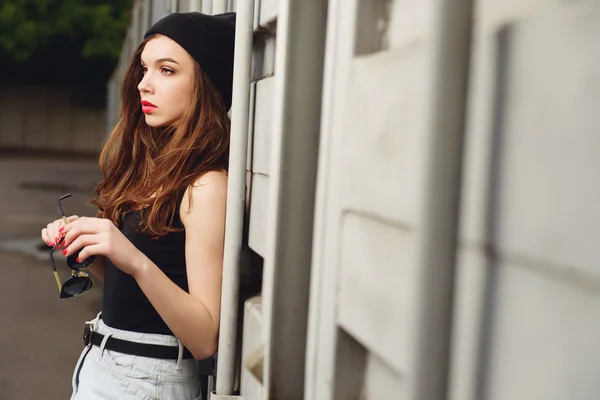 Bella ragazza elegante — Foto Stock