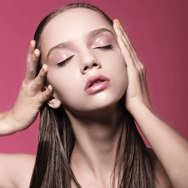 Beautiful young girl face — Stock Photo, Image