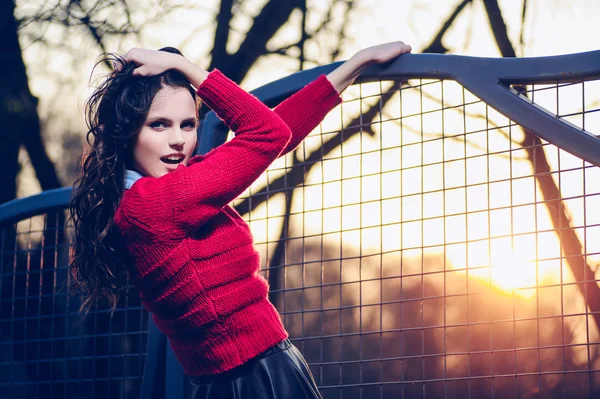 Beautiful young girl — Stock Photo, Image