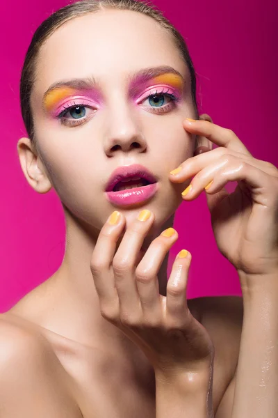 Bela jovem rosto menina — Fotografia de Stock