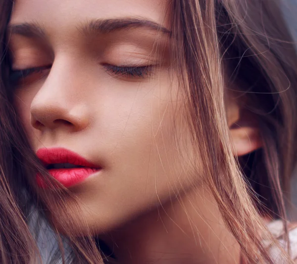 Cara de niña con la piel limpia — Foto de Stock