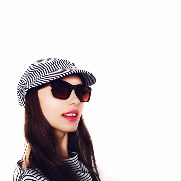 Woman in striped hat and sunglasses — Stock Photo, Image